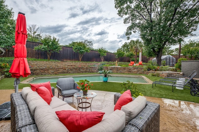 view of patio featuring outdoor lounge area