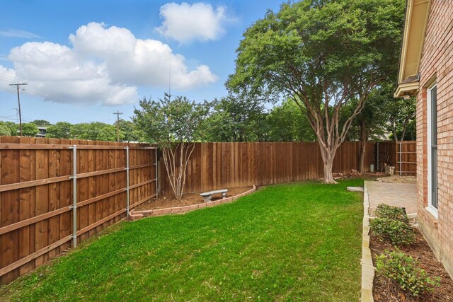 2413 Oak Brook Dr, Bedford, TX 76021 - view of yard