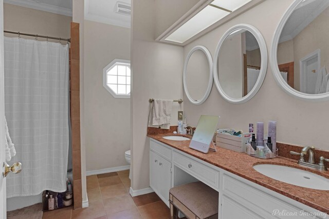 bathroom with crown molding, toilet, tile patterned flooring, a shower with curtain, and double vanity