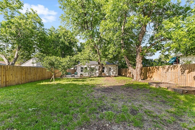 909 N 30th St, Waco, TX 76707 - view of yard with a patio area