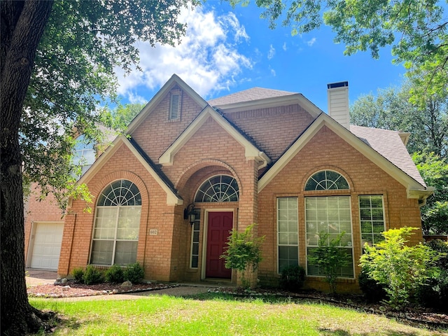 602 Sienna Ct, Mckinney, TX 75072 - single story home with brick siding, a chimney, a front lawn, and a shingled roof