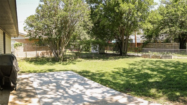 2308 16th St, Brownwood, TX 76801 - view of yard with a patio area