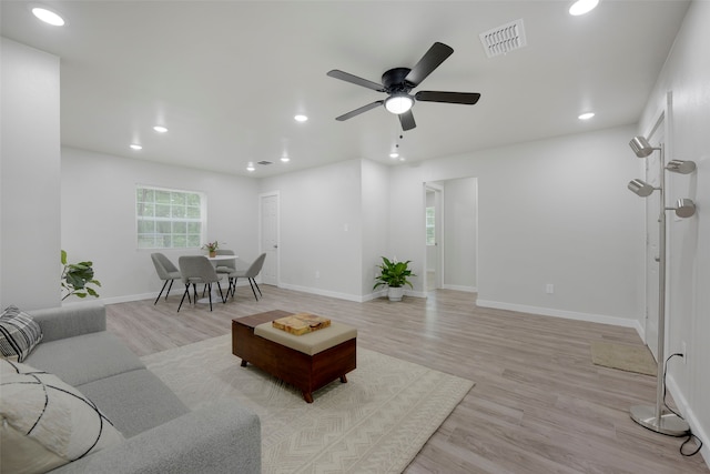 3030 Utah Ave, Dallas, TX 75216 - living area with recessed lighting, light wood-type flooring, baseboards, and a ceiling fan