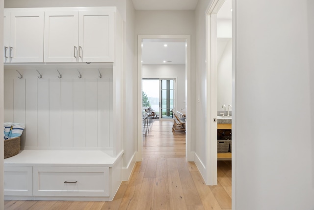 13736 Waterside Dr, Malakoff, TX 75148 - mudroom with light wood-style floors