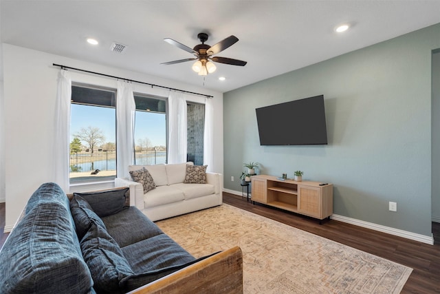 1420 Escondido Dr, Fort Worth, TX 76052 - living area featuring a ceiling fan, baseboards, dark wood-style flooring, and recessed lighting