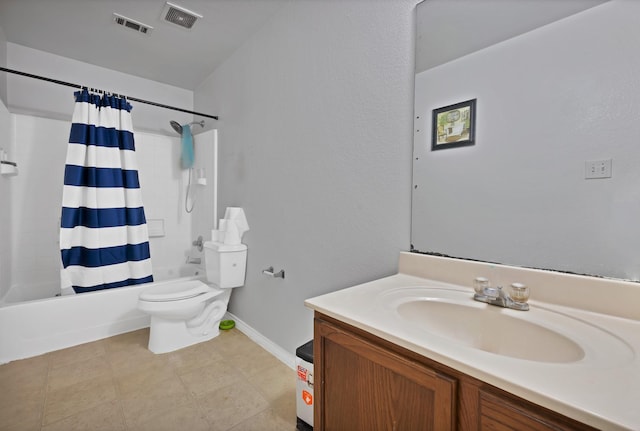 3503 Ridge Crossing Dr, Dallas, TX 75227 - full bathroom featuring shower / bath combination with curtain, toilet, vanity, and baseboards