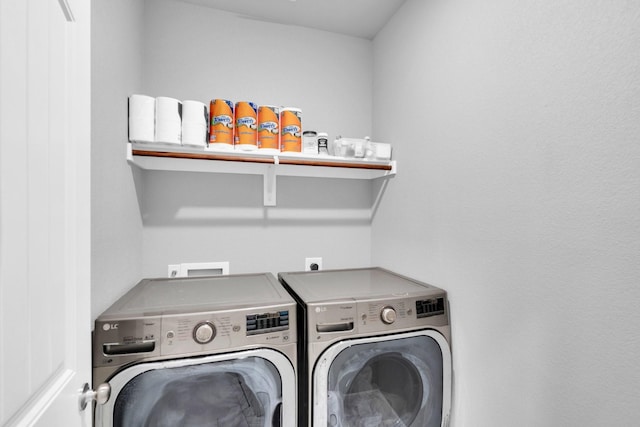 306 N Pendell Ave, Cleburne, TX 76033 - laundry area featuring separate washer and dryer
