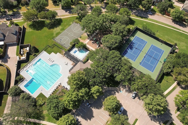 3704 Southport Dr, Plano, TX 75025 - bird's eye view of a pool area