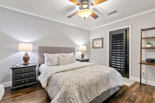 6701 Timothy Dr, Plano, TX 75023 - bedroom with wood finished floors, ornamental molding, baseboards, and a ceiling fan