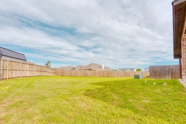 522 N Montague St, Pilot Point, TX 76258 - view of yard