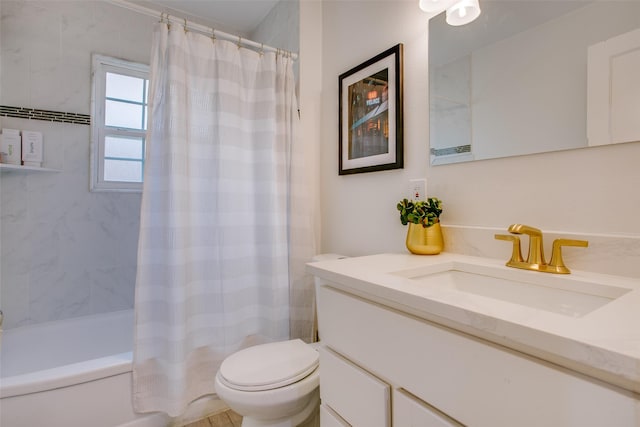 4719 Wateka Dr, Dallas, TX 75209 - full bath featuring toilet, vanity, and shower / tub combo with curtain