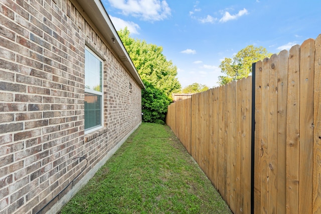 1504 Yale St, River Oaks, TX 76114 - view of yard