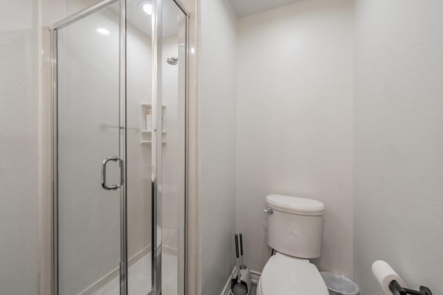 3048 Golfing Green Dr, Farmers Branch, TX 75234 - full bathroom featuring a shower stall and toilet