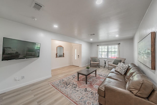 3048 Golfing Green Dr, Farmers Branch, TX 75234 - living area featuring light wood finished floors, recessed lighting, and baseboards
