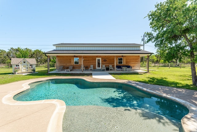 11775 Wind Hollow Ct, Tolar, TX 76476 - swimming pool featuring a patio, a ceiling fan, an outbuilding, and an outdoor living space