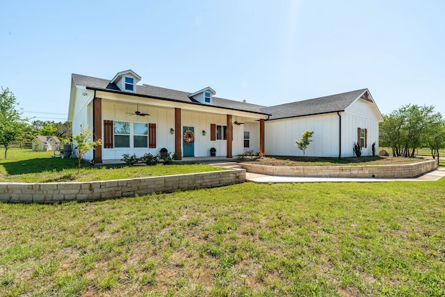 11775 Wind Hollow Ct, Tolar, TX 76476 - modern inspired farmhouse with a ceiling fan, board and batten siding, and a front yard