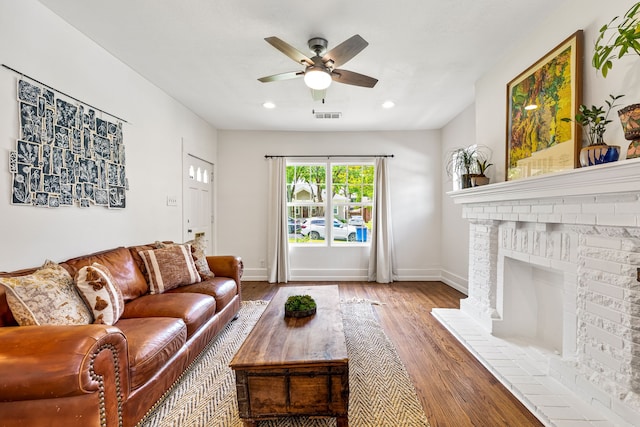 5533 Bonita Ave, Dallas, TX 75206 - living area featuring a ceiling fan, wood finished floors, recessed lighting, and baseboards