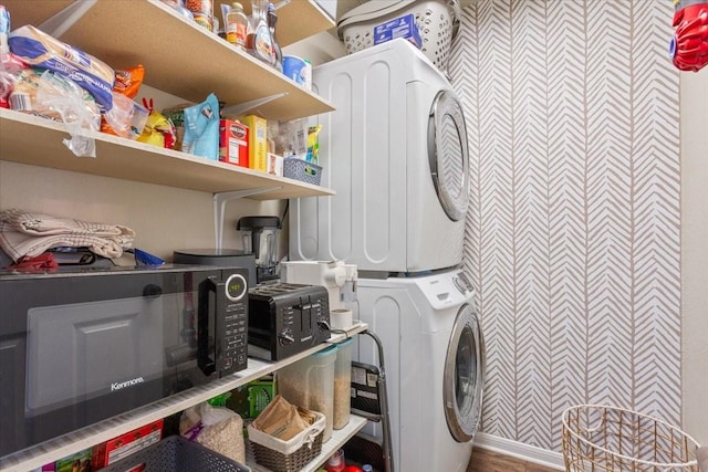 401 Mahon Hollow Dr, Waco, TX 76704 - clothes washing area with stacked washing machine and dryer