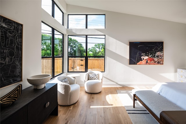 9834 Shoreview Rd, Dallas, TX 75238 - dining space featuring light wood finished floors, recessed lighting, baseboards, and wine cooler