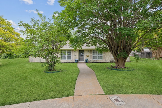614 Willowbrook Cir, Duncanville, TX 75116 - view of front facade with brick siding