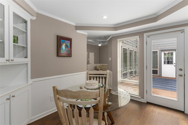 7610 Bantry Cir, Dallas, TX 75248 - dining room featuring dark wood finished floors, wainscoting, ornamental molding, and recessed lighting