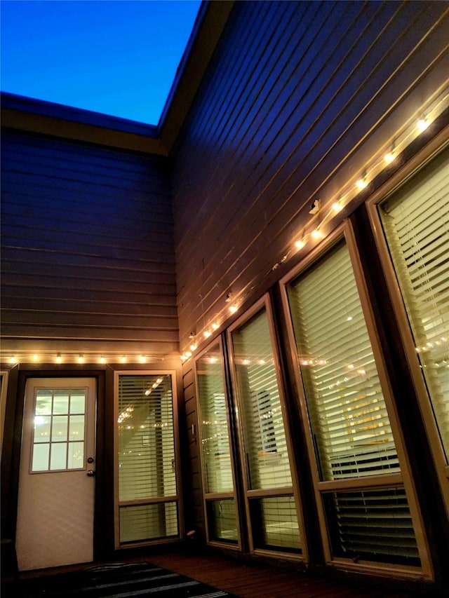 7610 Bantry Cir, Dallas, TX 75248 - doorway featuring a towering ceiling