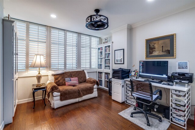 office with crown molding, wood finished floors, baseboards, and recessed lighting