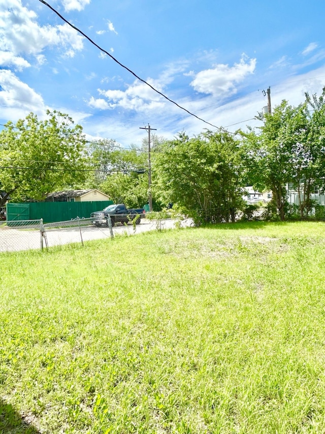 3601 Avenue N, Fort Worth, TX 76105 - view of yard featuring fence