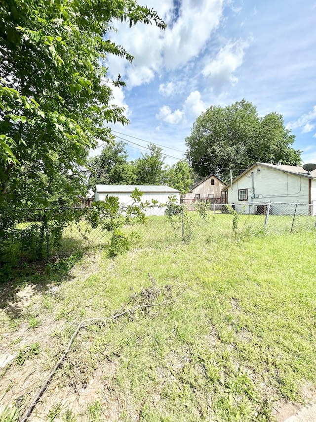 3601 Avenue N, Fort Worth, TX 76105 - view of yard featuring fence