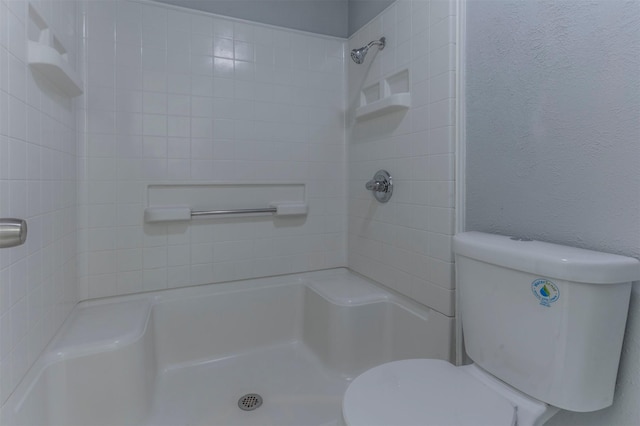 8721 N Normandale St, Fort Worth, TX 76116 - full bathroom with toilet and a shower