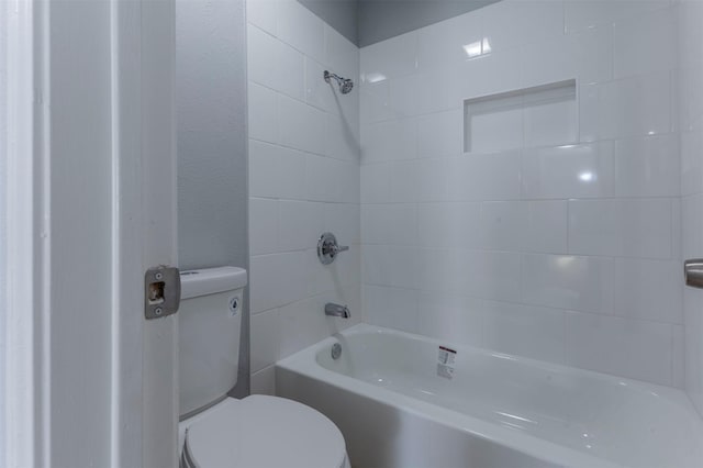 8721 N Normandale St, Fort Worth, TX 76116 - full bath featuring toilet and shower / bathtub combination