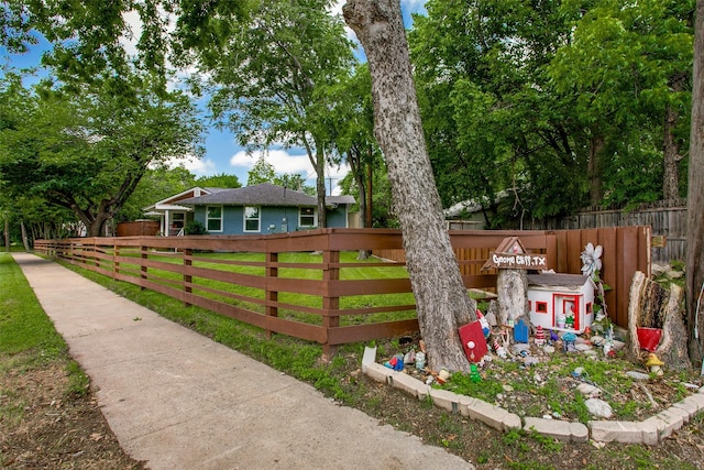 1205 Ranier St, Dallas, TX 75208 - view of yard with fence
