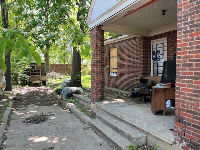 218 E 5th St, Dallas, TX 75203 - view of patio / terrace featuring fence