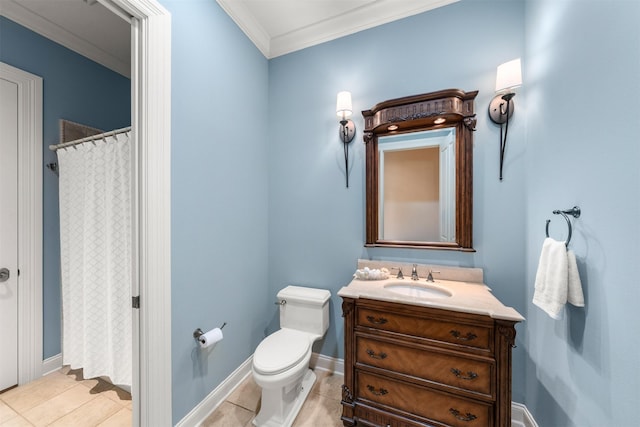 1020 Canyon Trl, Waco, TX 76657 - bathroom with vanity, toilet, crown molding, a shower with curtain, and baseboards