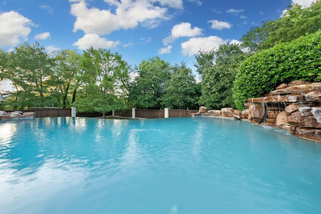 1020 Canyon Trl, Waco, TX 76657 - view of pool featuring fence, a patio, and a pool with connected hot tub