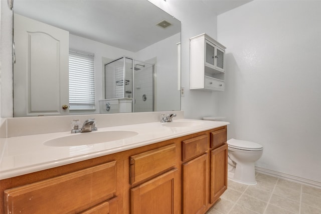 110 Commonwealth Cir, Waxahachie, TX 75165 - full bath with double vanity, a stall shower, toilet, and baseboards