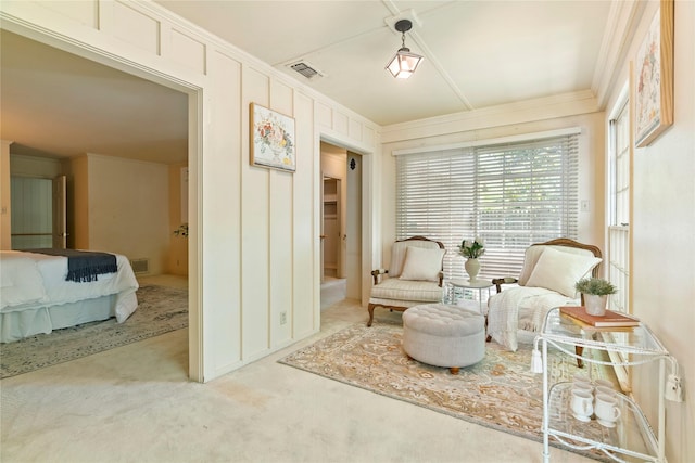 214 Country Club Rd, Hillsboro, TX 76645 - living area with crown molding and carpet floors