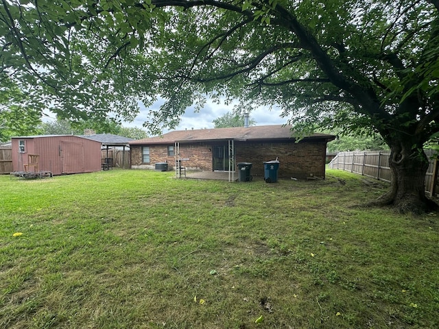 204 Austin Ave, Corsicana, TX 75110 - view of yard featuring an outbuilding