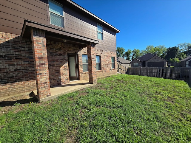 556 Pleasant Park Dr, Wilmer, TX 75172 - view of yard