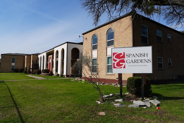 view of building exterior