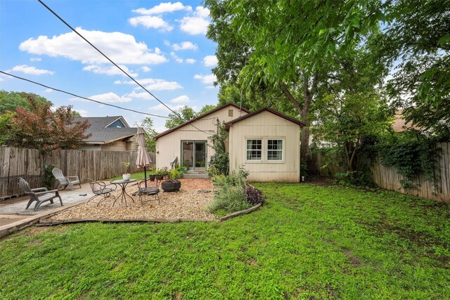 2923 Live Oak Ave, Waco, TX 76708 - back of property with a patio area