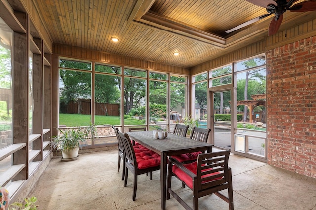 1413 Hunters Ridge Cir, Denton, TX 76205 - sunroom featuring ceiling fan and outdoor dining area