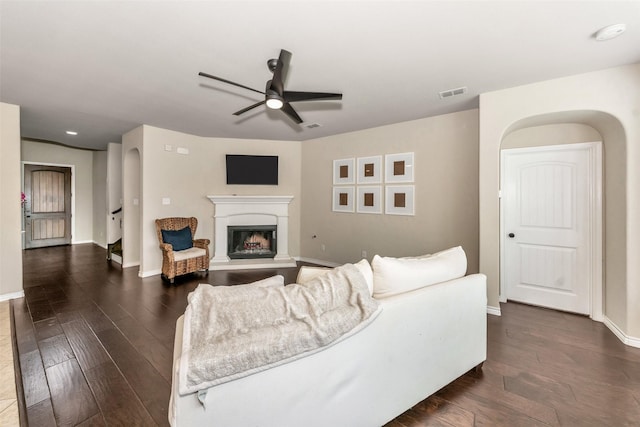 8625 Tribute Ln, Fort Worth, TX 76131 - living area with ceiling fan, dark wood finished floors, baseboards, and recessed lighting
