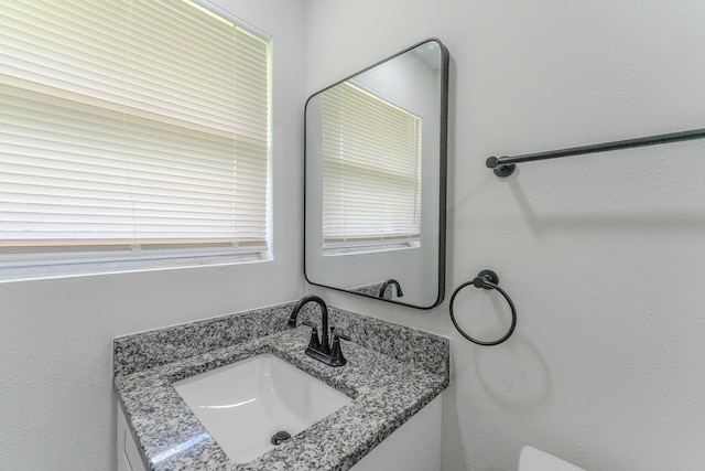 8652 Wolfwood Ln, Dallas, TX 75217 - bathroom with vanity