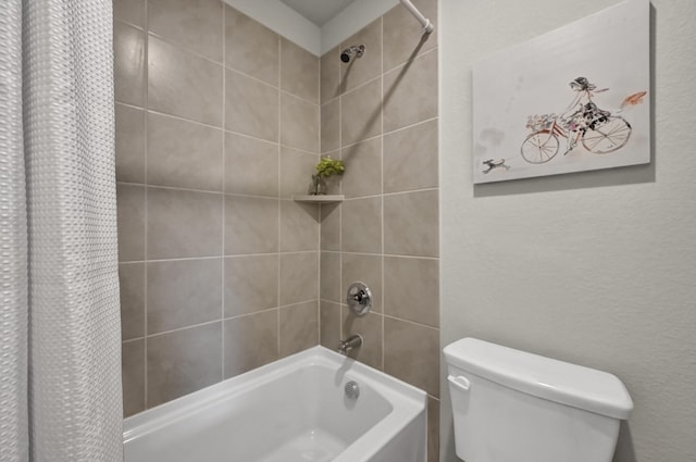 2867 Baneberry Ln, Mesquite, TX 75150 - bathroom with shower / tub combo with curtain and toilet