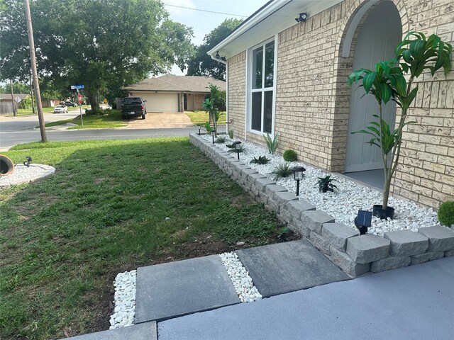 7501 Echo Hill Dr, Watauga, TX 76148 - view of grassy yard