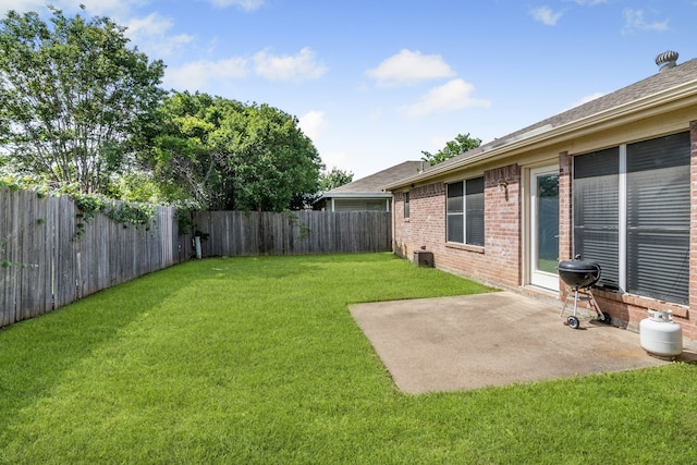 view of yard with a patio