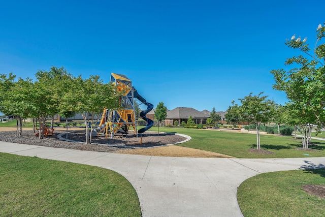 3204 Peacock Ln, Celina, TX 75009 - community playground with a yard