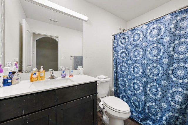 13713 Beaverhead St, Ponder, TX 76259 - full bath featuring toilet, vanity, and curtained shower