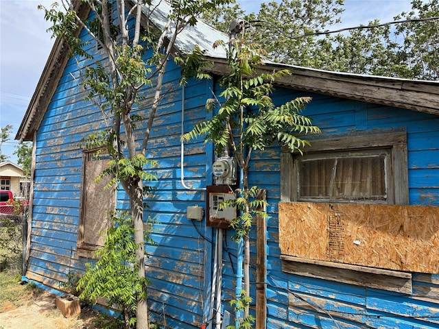 view of side of property